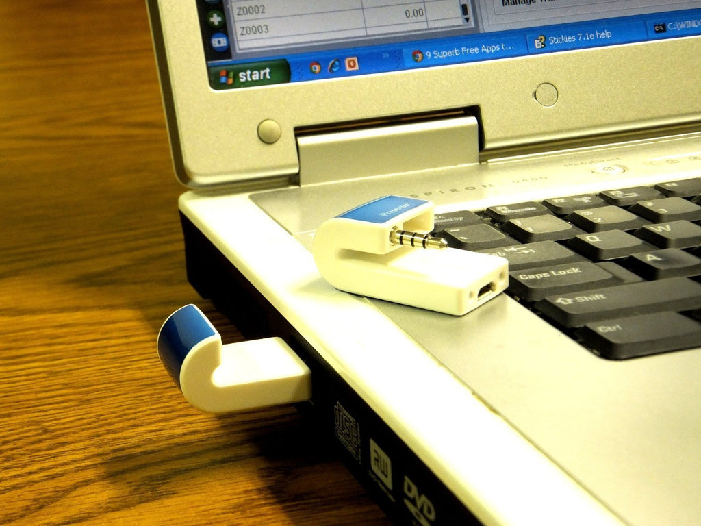 CyberTech iPresenter Wireless Presenter Remote/ Air Mouse for iPhone 4/5, Free App download, Compact Size,